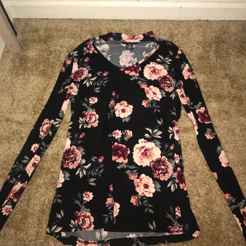 Black fall floral long sleeve top w/ choker