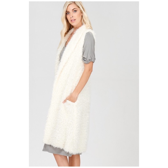 Ivory faux fur Vest - Picture 4 of 5