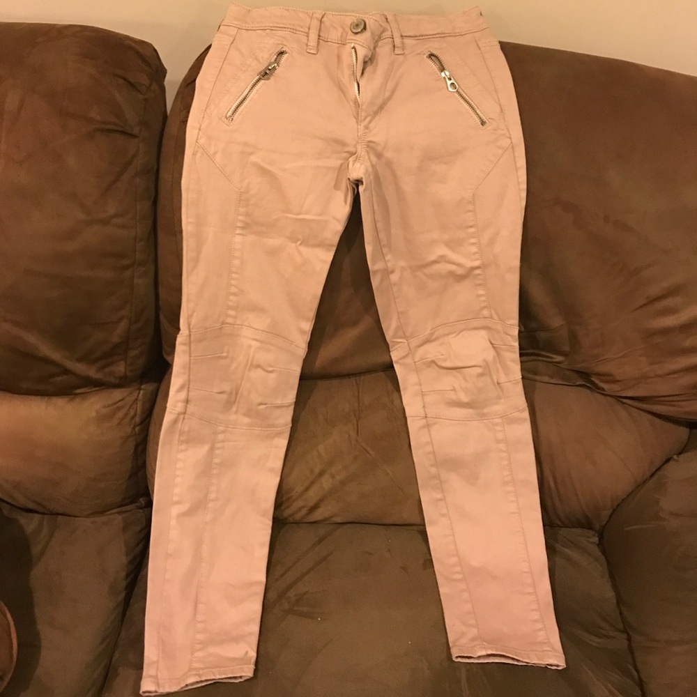 Beige tan khaki colored cargo pants