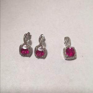 Avon necklace and earrings set