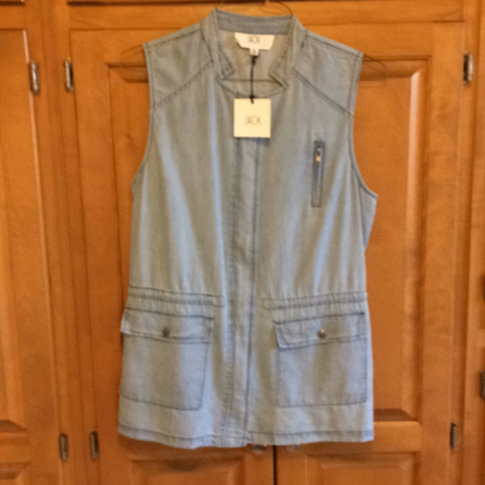 Jack By BB Dakota Chambray Vest
