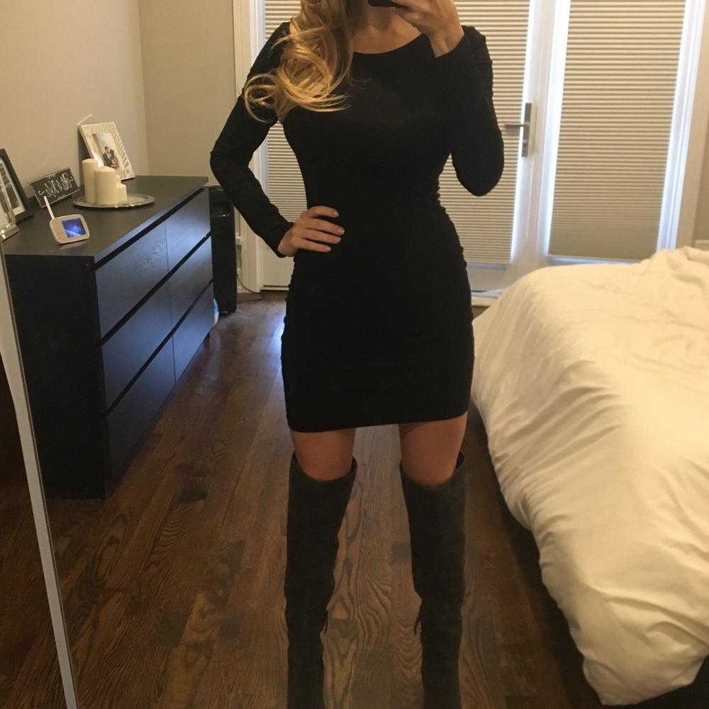 Classic black fitted long sleeve mini dress - Picture 2 of 3