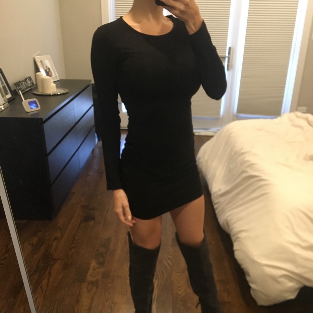 Classic black fitted long sleeve mini dress - Picture 3 of 3