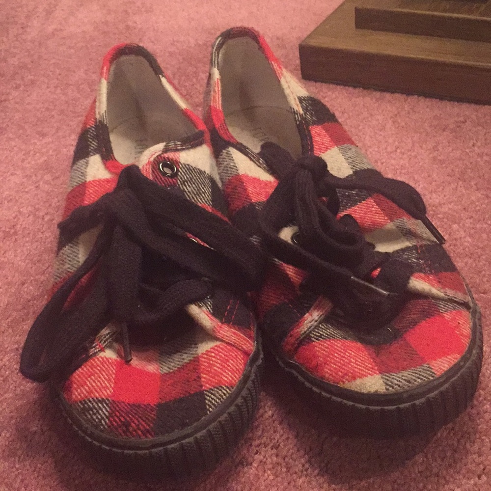 Plaid shoes