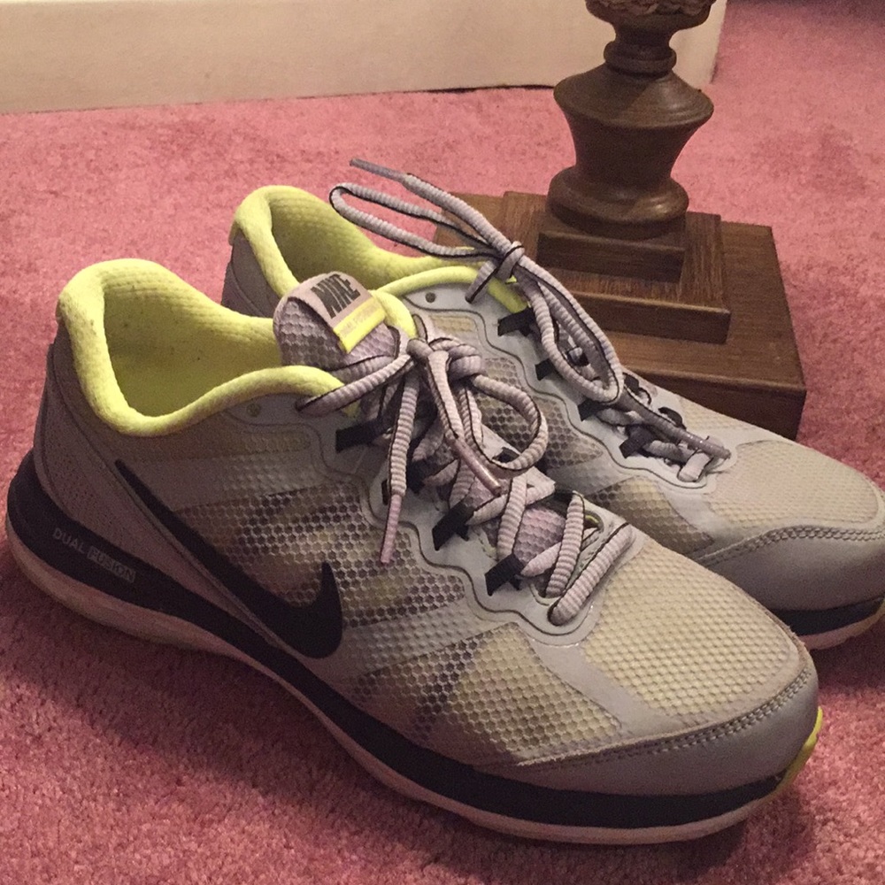 Nike dual fusion run 3 sneakers