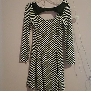 Black and white long sleeve dress