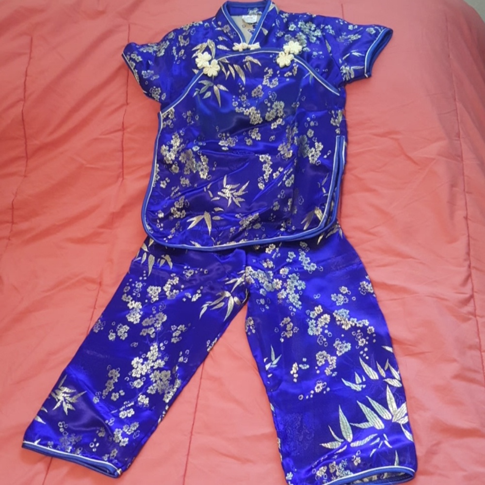 Chinese outfit