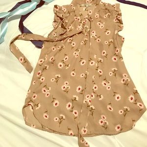 SILK SLEEVELESS FLORAL RUFFLED BLOUSE