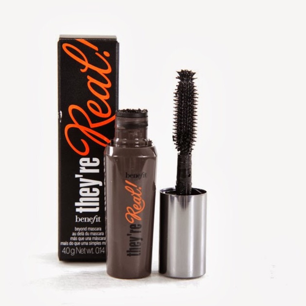 Benefit it’s real mascara