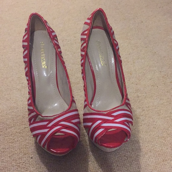 Super fun red and white peep toe heels - Picture 2 of 3