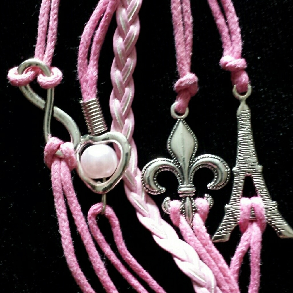 ⬇️$18 Infinity Eiffel Heart Silver-tone Bracelet - Picture 6 of 7