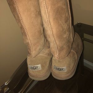 Women’s Ugg Australia Boots (size 6)