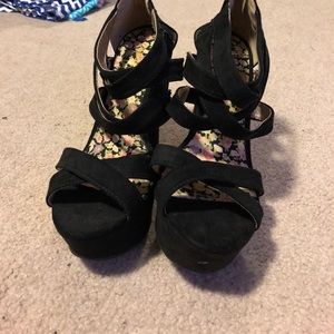 NWOT Black stewpot wedges