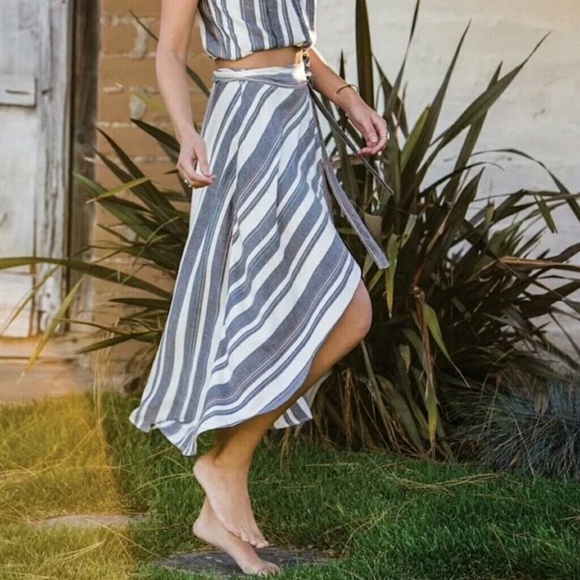 O'Neill Dresses & Skirts - NWT O'neill x Natalie off duty savi woven skirt