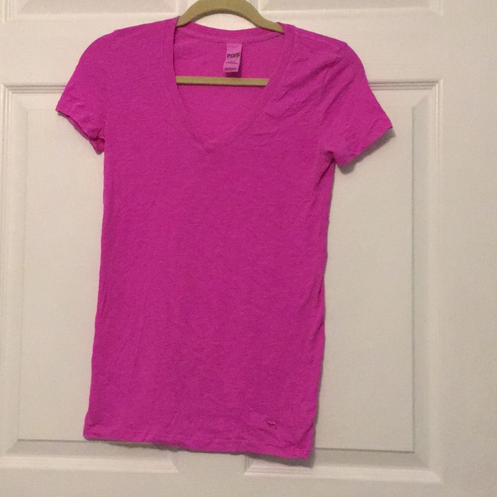 VS pink v-neck tee