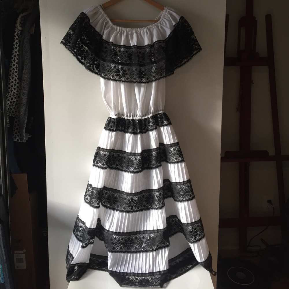 Mexican dancing dress, black and white