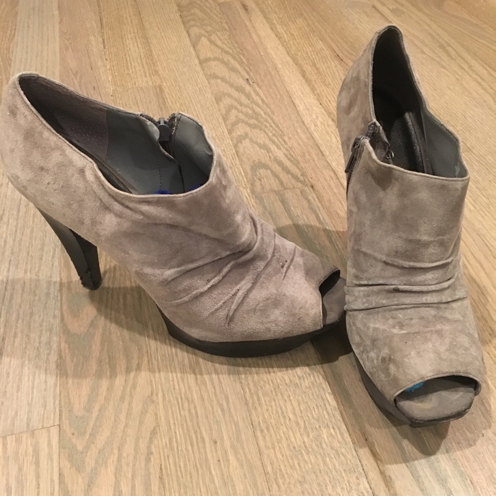 BCBGeneration gray suede peep toe booties, size 8