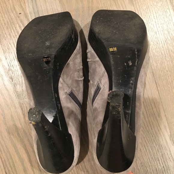 BCBGeneration gray suede peep toe booties, size 8 - Picture 4 of 5