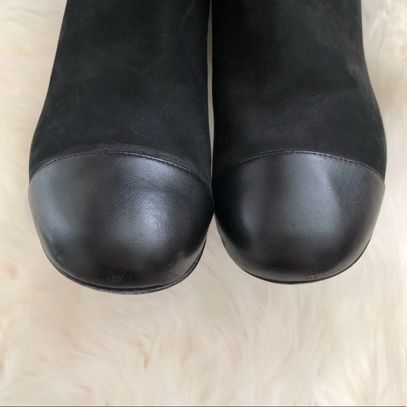 ❌SOLD❌ 🖤 CHANEL Black Suede Short Booties Sz 36.5 - Picture 4 of 6