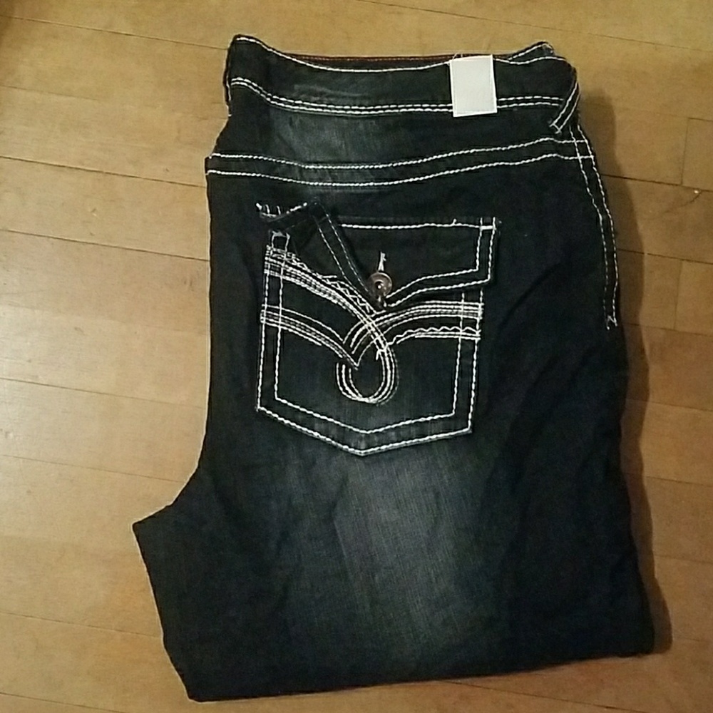 Maurices capris
