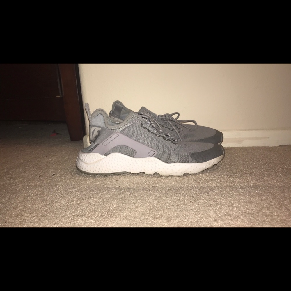 Gray nike air huaraches size 8.5