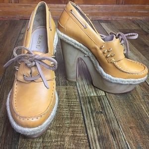 BE & D Anthropologie SPIKE Leather PLATFORMS 38