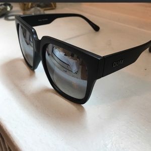 Big black Quay sunglasses ♠️
