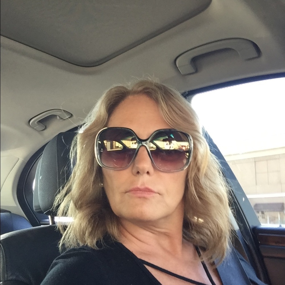 Meet your Posher, Irene