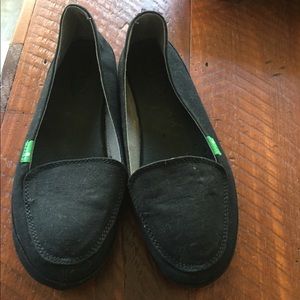 Sanuk flats
