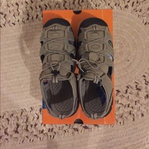 Sonoma life & style boys sandals Size 5