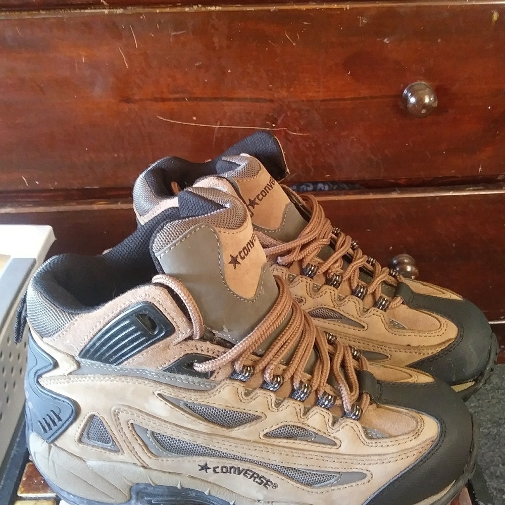 NEW UNISEX CONVERSE STEELTOE BOOTS. Sz 8.