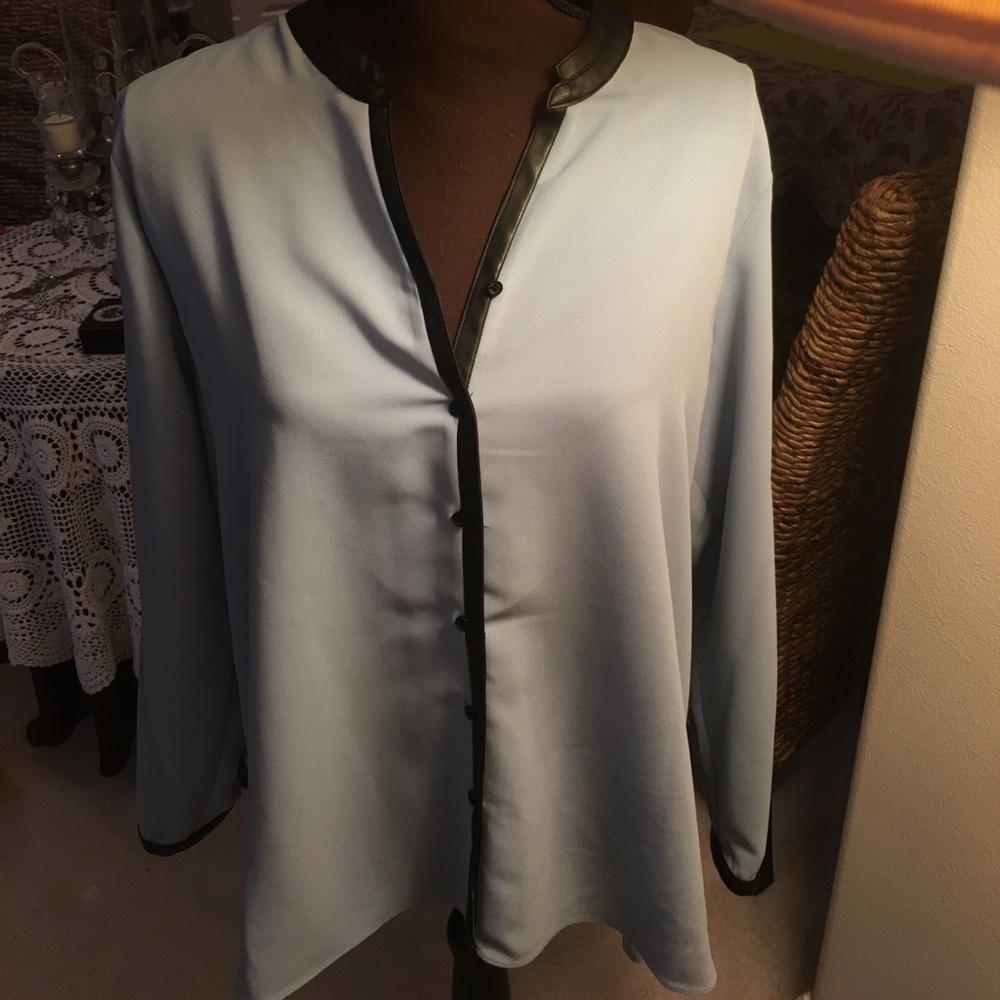 Blue blouse/ Photo leather piping