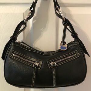 Authentic Dooney & Bourke shoulder purse.