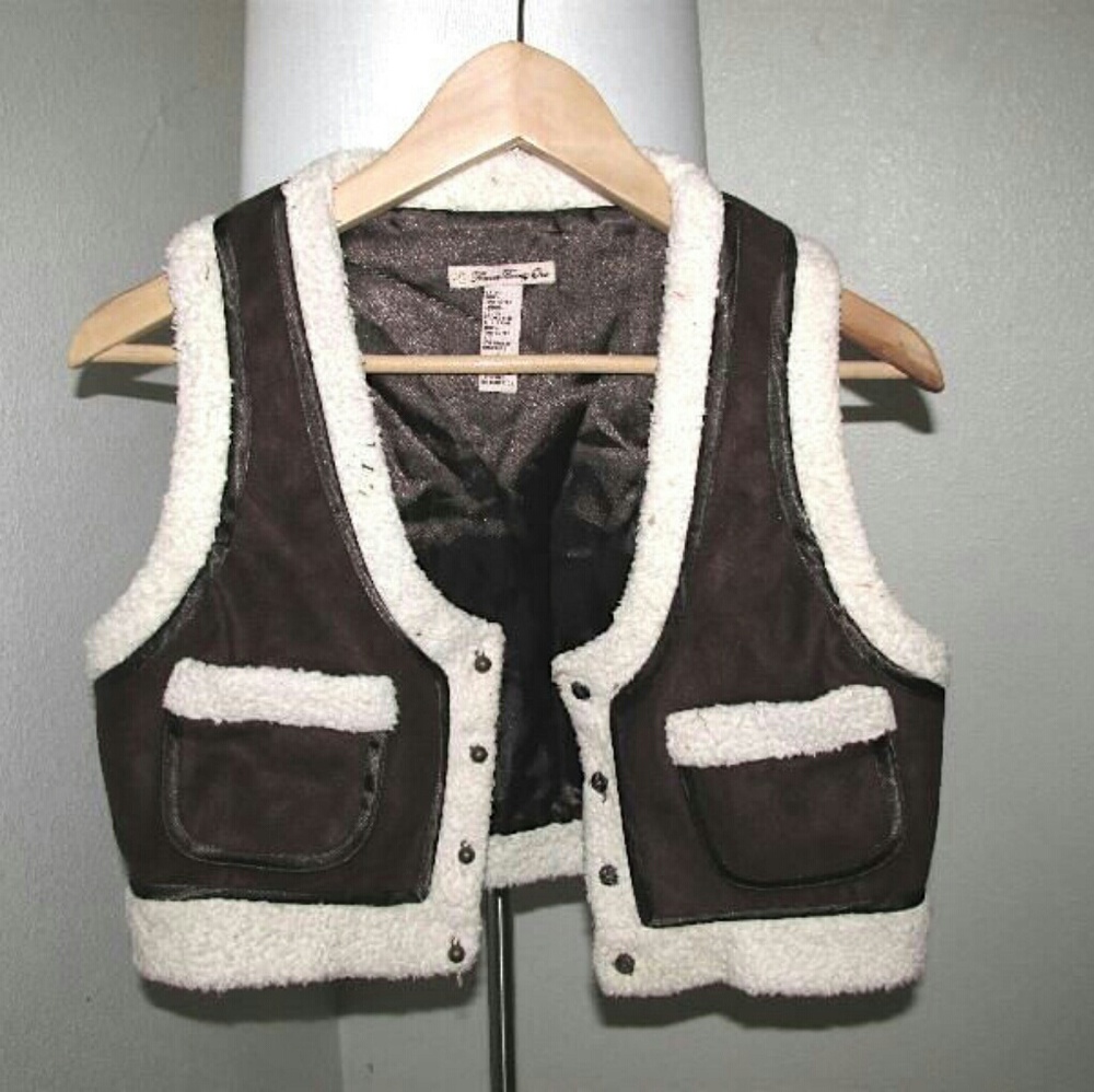 Suede vest with fur trim