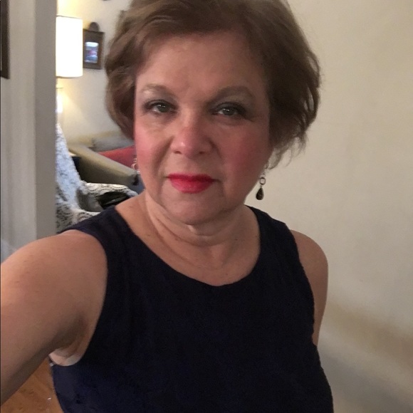 Meet your Posher, Kim - Picture 1 of 2