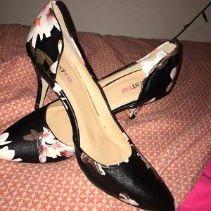 Just Fab size 9.5 Floral Print Shoes Never worn.