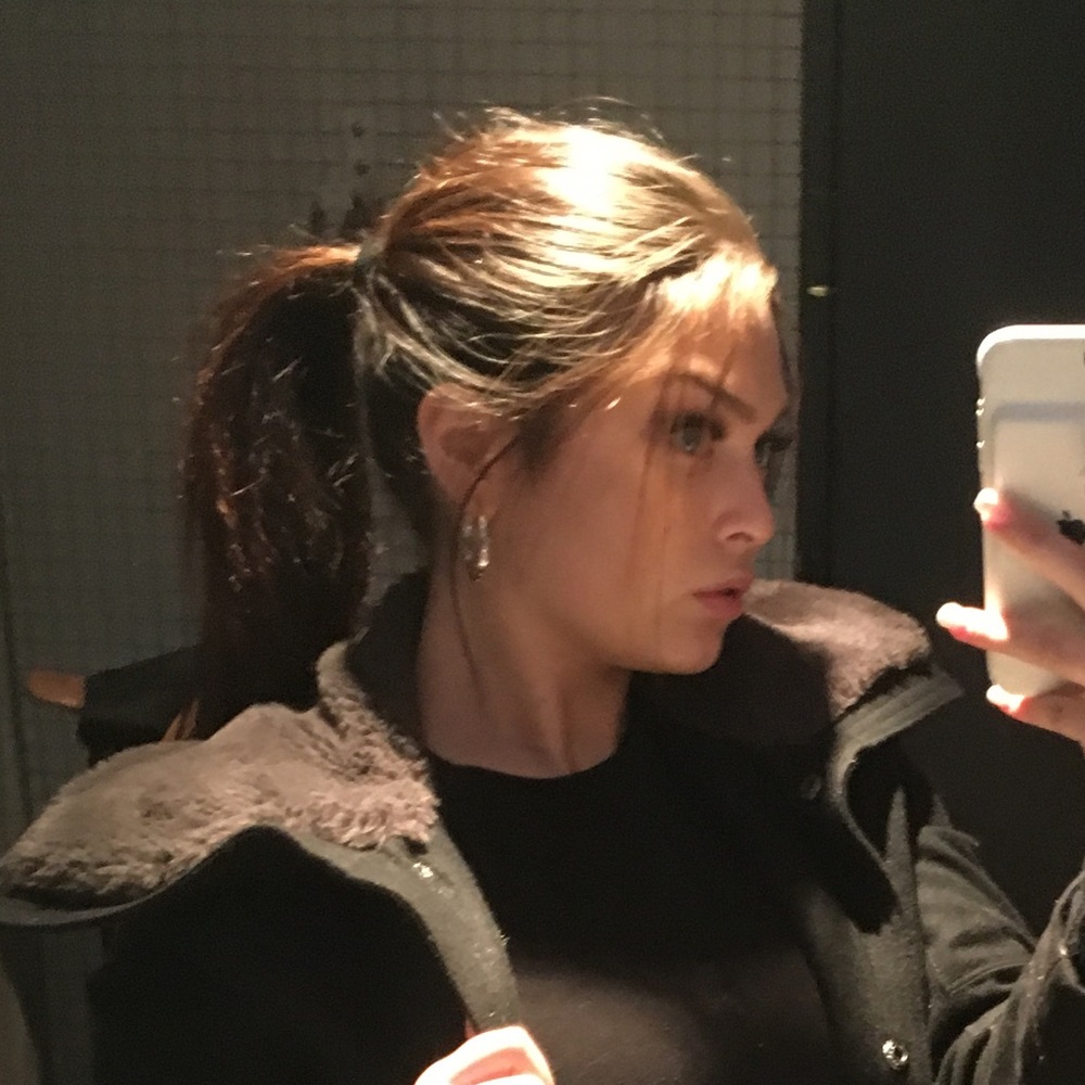 Meet your Posher, Selin