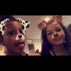 Meet your Posher, Atavia