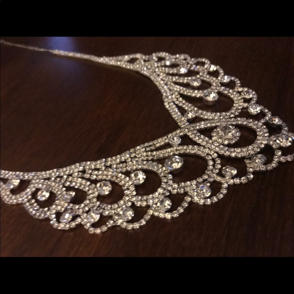 16" silver tone wedding or prom necklace