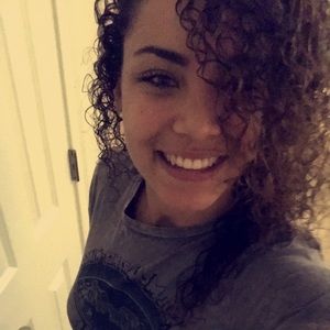 Meet your Posher, Roxanne