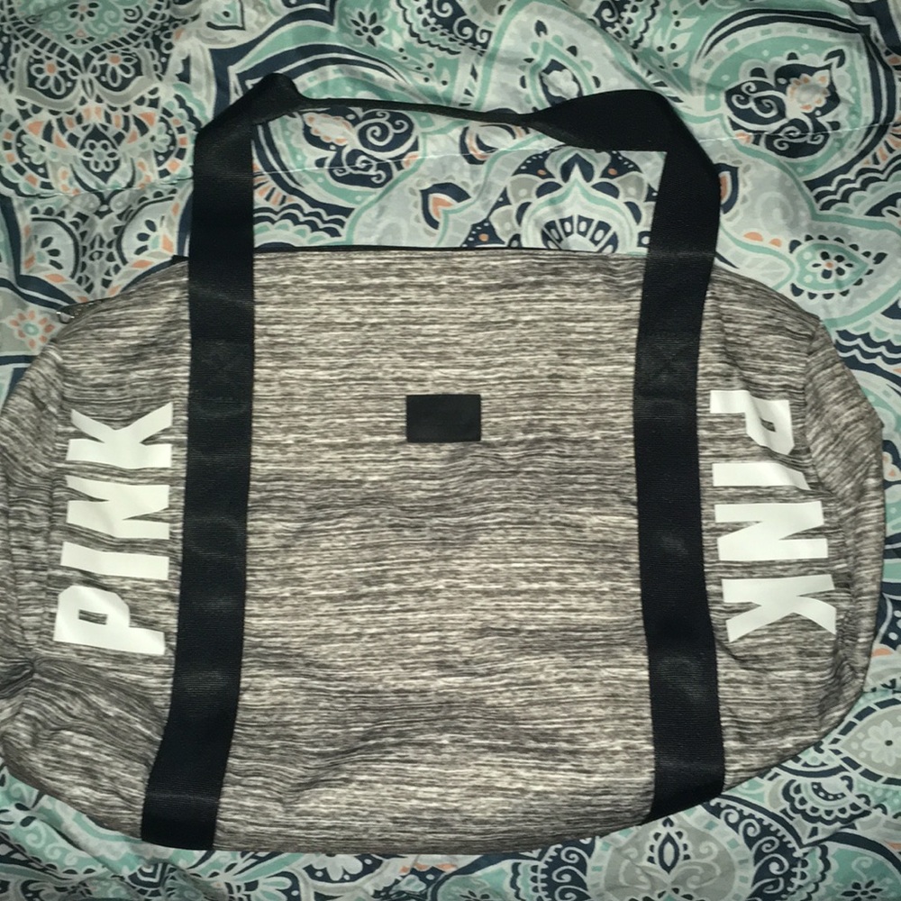 VS PINK NWOT Duffle Bag! MAKE ME AN OFFER!