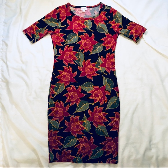 LuLaRoe Dresses & Skirts - BLACK FRIDAY SALE! LuLaRoe Flower Julia Dress S 🌺