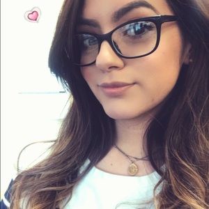 Meet your Posher, Paola