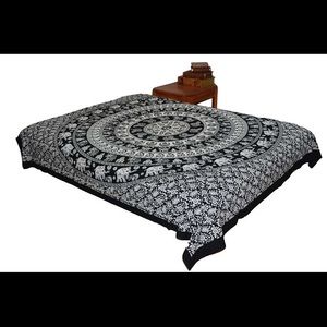 Queen Hippie Black White Mandala Tapestry Bohemian