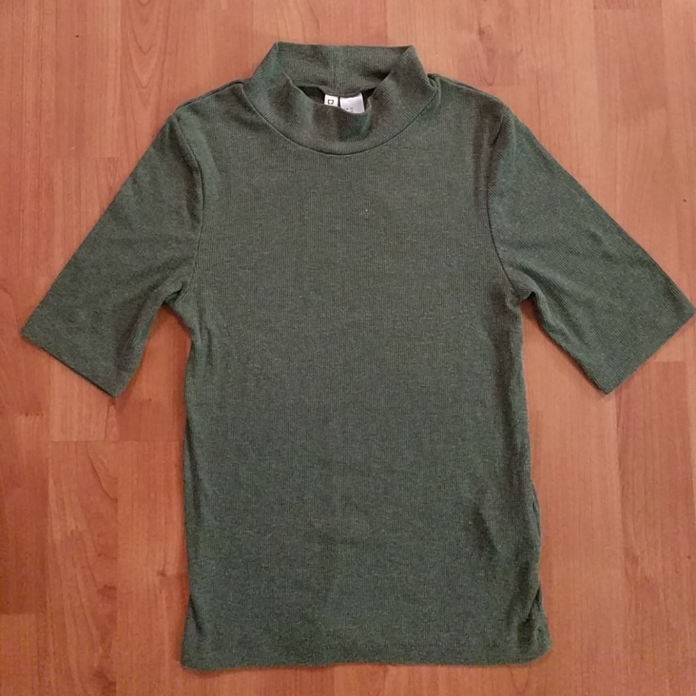 LAST CHANCE--- Mid-length Sleeved Shirt