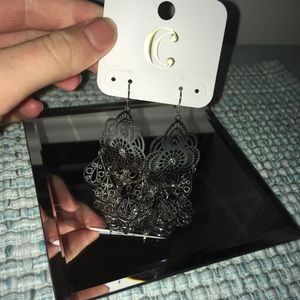 Silver Charming Charlie earrings!