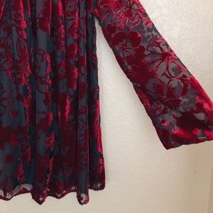 OFF THE SHOULDER VELVET PRINTED SHIFT DRESS