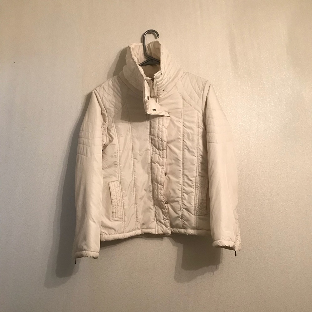 Freezin’ Point Vintage White Puffer Jacket Medium