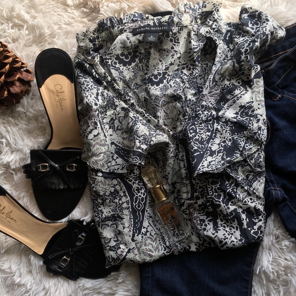 Sale Banana Republic Ruffle Blouse  CCO - Picture 5 of 5