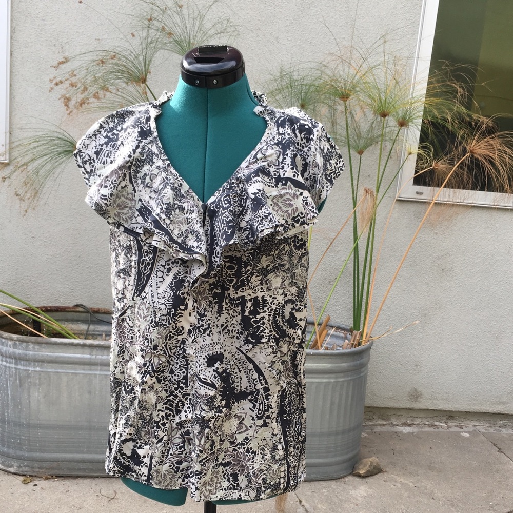 Sale Banana Republic Ruffle Blouse  CCO - Picture 2 of 5